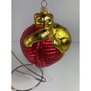 Glass Cat Ornament on Red Ball-4&quot; Christmas Decoration