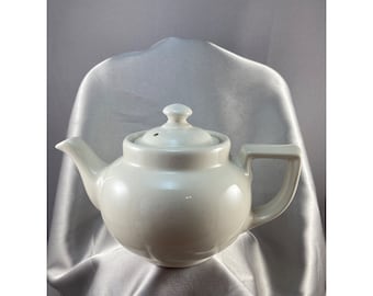 Teapot Hall China Made in USA 2 Cup White 4.5 x 7 inch Restaurant Style Vintage