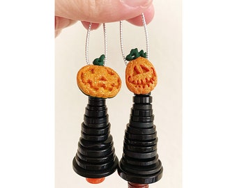 Jack-o-lantern Button Ornament. Halloween Ornament. Halloween Dacoration. Halloween Buttons. Jack-o-Lantern Button Accent.