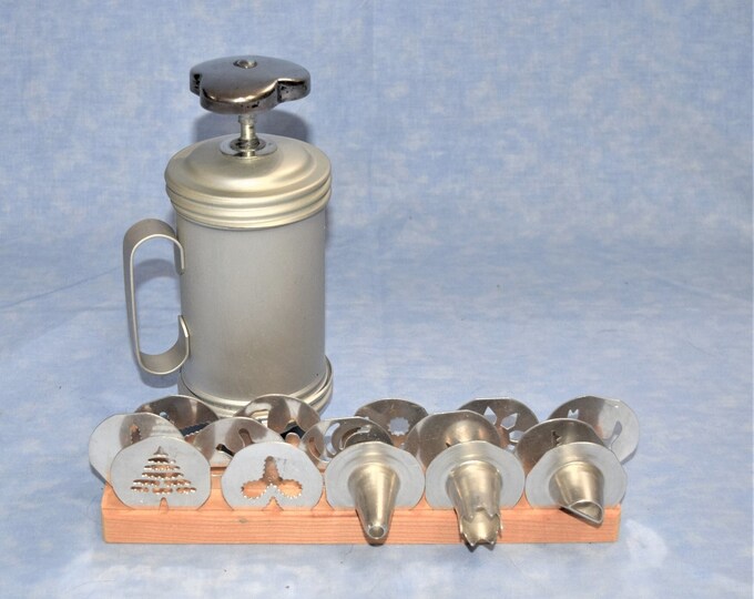 Vintage Mirro Cookie Press With Wood Rack Holder Large Barrel Press