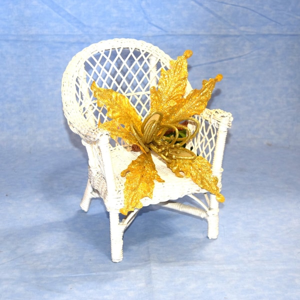 11 Inch Tall Vintage Doll Size Chair White Wicker Wedding Decor Candle Holder Bookcase