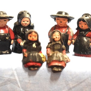 Cast Iron Amish Couple Salt and Pepper Set or 2 Girl Shelf Sitters Pennsylvania Dutch Miniature Figurine Vintage Rustic Farmhouse Decor