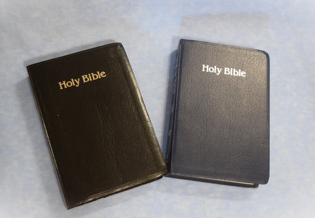 Holy Bible Vintage Giant Print Bible King James Red Letter Edition ...