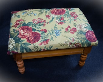 Vintage Floral Fabric Lid Sewing Box Storage Stool Wood Footstool with Padded Lid Wood Lathe Legs Remote Control Storage