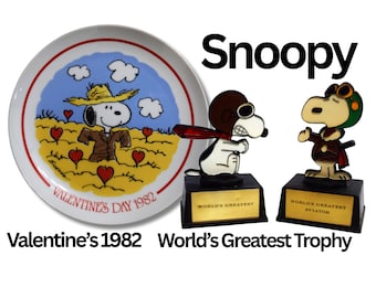 SNOOPY TROPHY VINTAGE, Peanuts Gang Handcrafted by Aviva in Hong