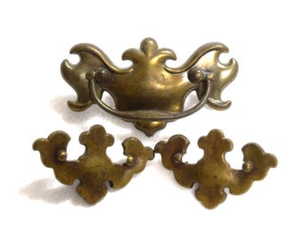 6 Early American Chippendale Drawer Pulls Plus 2 Smaller Pulls with Screws Hardware Vintage Architectural Salvage Brass Cabinet Restoration