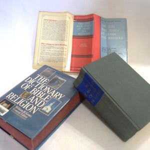 Vintage Bible and Religion Dictionary or The Life and Times of Jesus The Messiah Hardback Spiritual Books