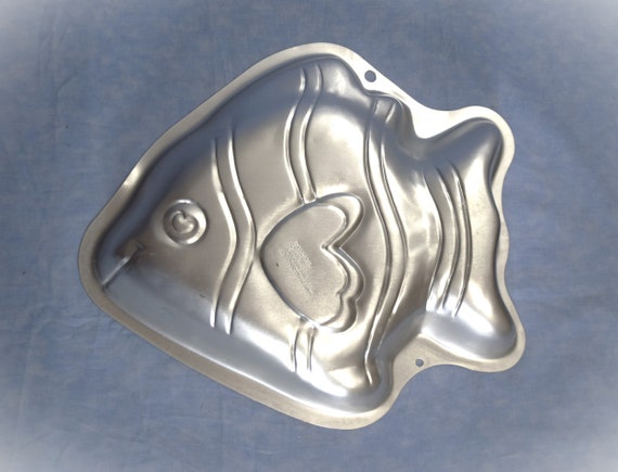 Novelty cake moulds sale