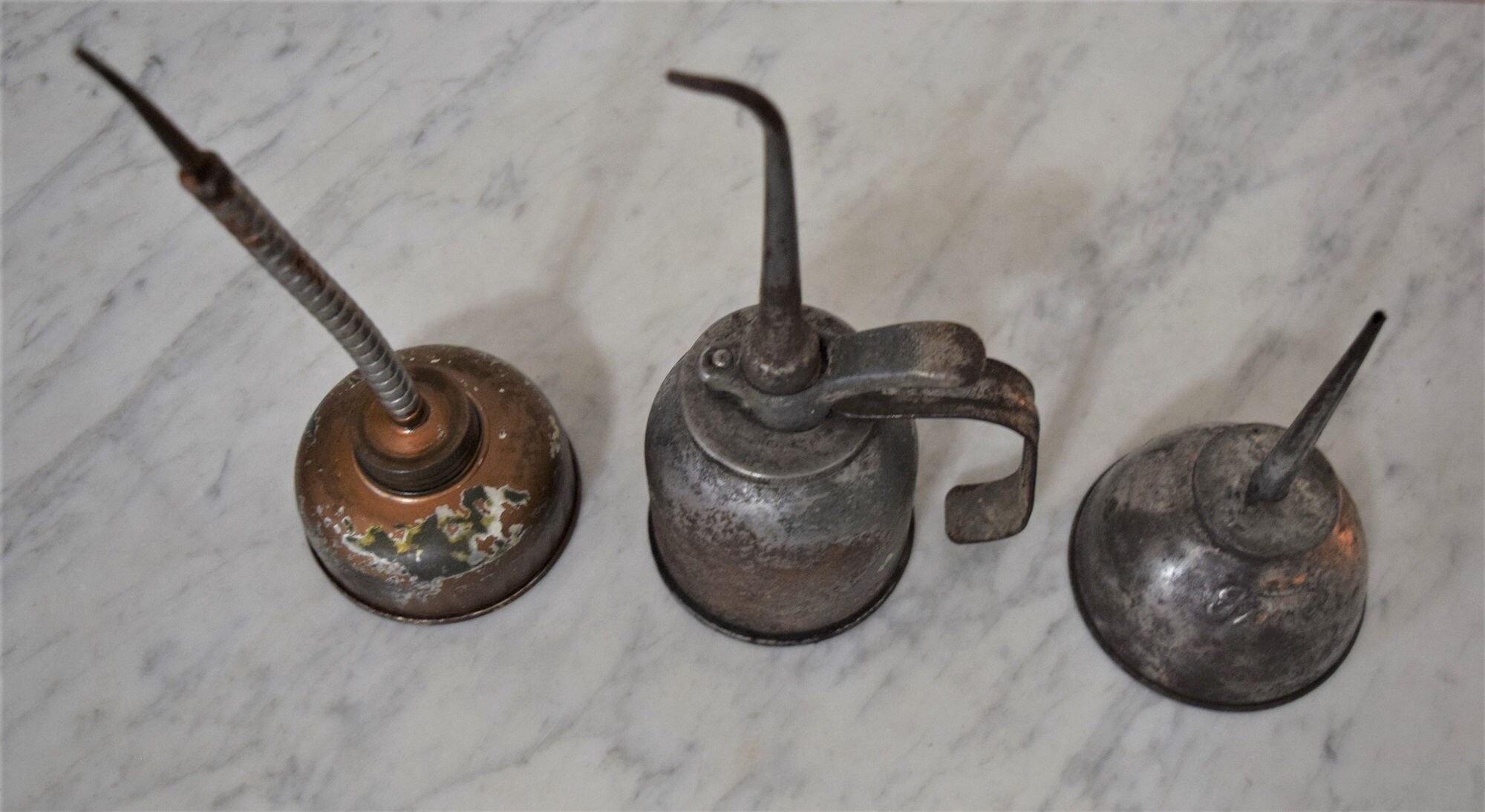 thumbnail image 2 of Vintage Oil Can Oiler Thumb Pump Manual Hand Pump Handle Oilers Ford Golden Rod Lews Lidseen Lubricant Can Machine Oilers Garage Oil Cans 2 of 14