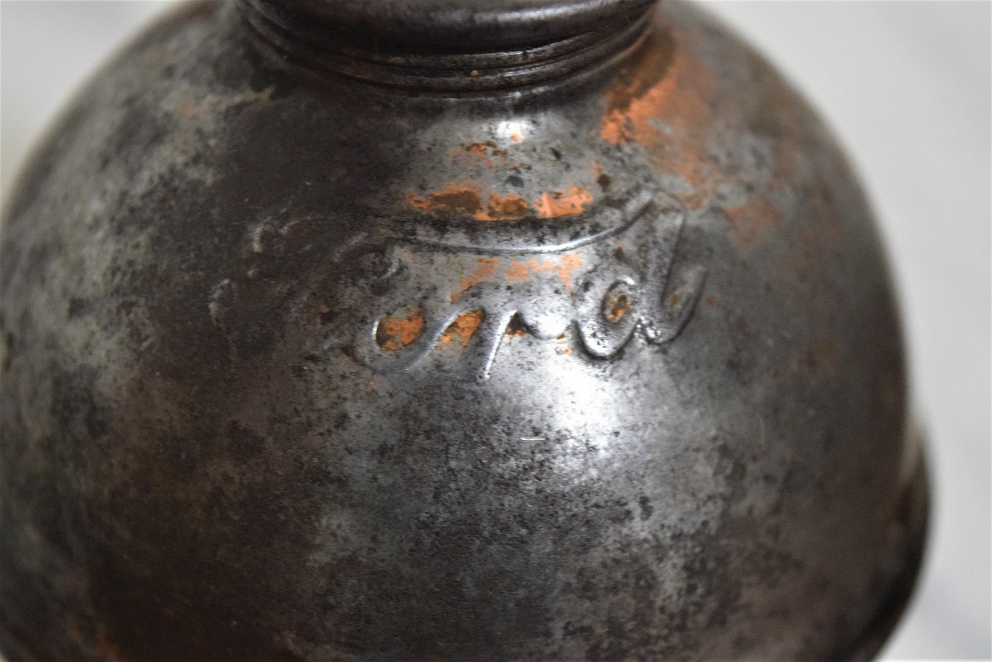 thumbnail image 2 of Vintage Oil Can Oiler Thumb Pump Manual Hand Pump Handle Oilers Ford Golden Rod Lews Lidseen Lubricant Can Machine Oilers Garage Oil Cans 2 of 14