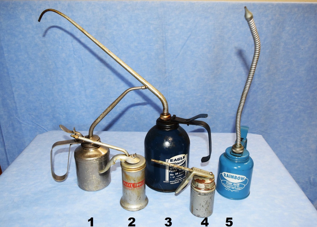 Oil can with pumping handle - Helping components by Fliegl Agro-Center GmbH