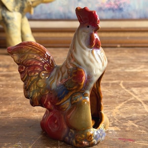 Ceramiczny, ręcznie malowany uchwyt na gąbki w kształcie koguta | Wystrój kuchni w stylu rustykalnym