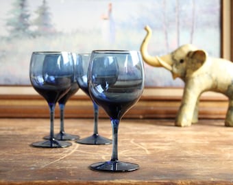 Juego de 2 copas de vino Lenox Vintage de color azul ahumado, borde de platino, tallo de 15 cm, elegante cristalería de estilo sofisticado.