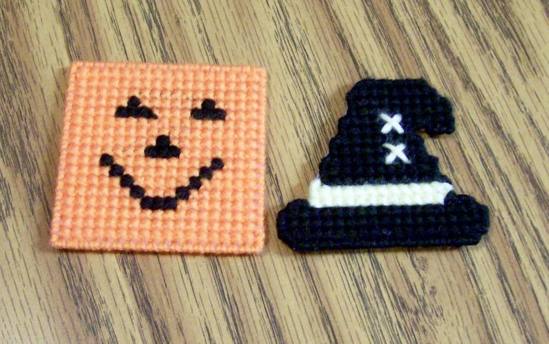 Set of 2 Halloween Plastic Canvas Magnets Witch Hat Handmade Jack O Lantern Kitchen Decor Needlecraft Pumpkin Fridge Cross Stitch