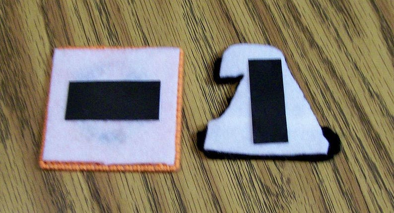 Set of 2 Halloween Plastic Canvas Magnets Witch Hat Handmade Jack O Lantern Kitchen Decor Needlecraft Pumpkin Fridge Cross Stitch