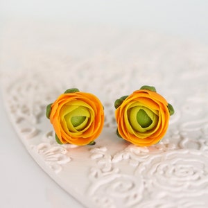 Orange flower earrings for everyday wear, Small stud botanical earrings for women, Birthday gift for nature lover, Plant jewelry for mom image 3