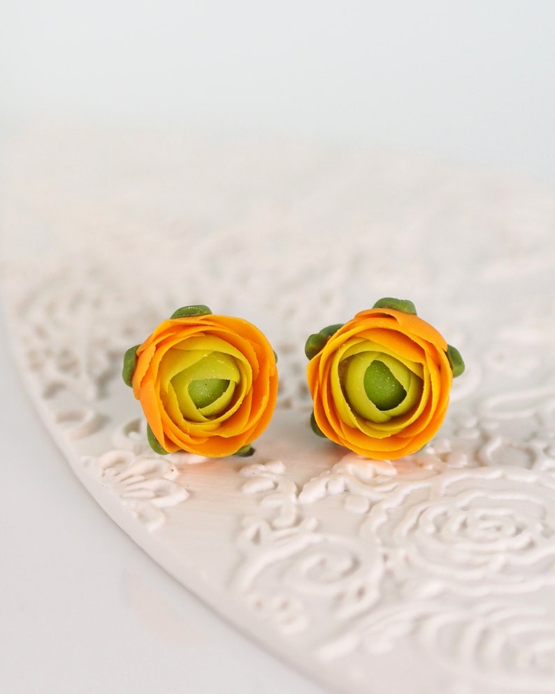 Orange flower earrings for everyday wear, Small stud botanical earrings for women, Birthday gift for nature lover, Plant jewelry for mom image 3