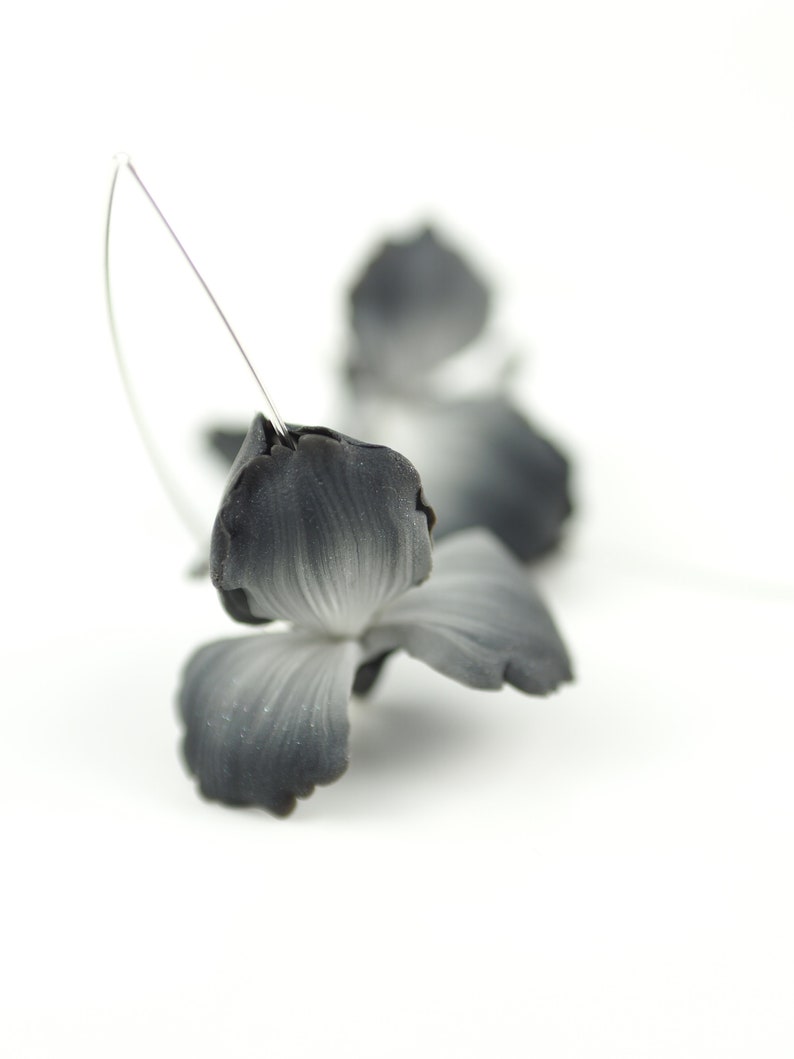 Black and gray spooky iris flower earrings, Black dangle floral gothic jewelry, Unusual statement jewellery image 3