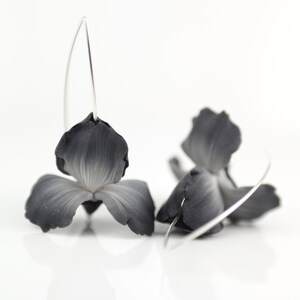 Black and gray spooky iris flower earrings, Black dangle floral gothic jewelry, Unusual statement jewellery image 8