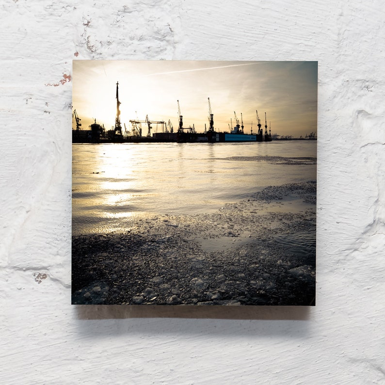 Hamburg on wood Sun ice image 1
