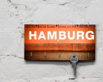 Schlüsselbrett auf Holz - Hamburg - Hamburg rot