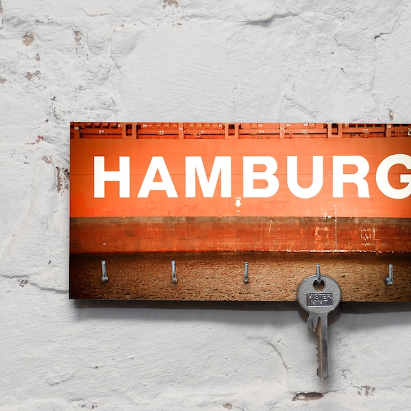 Schlüsselbrett auf Holz - Hamburg - Hamburg rot