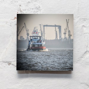 Hamburg auf Holz HVV-Fähre Bild 1