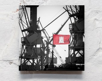 Hamburg auf Holz - Flagge schwarz rot