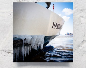 Hambourg sur bateau de glace en bois