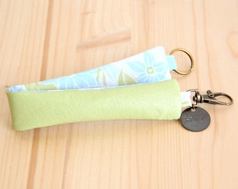 Lime Green Recycled Leather Keychain / Pastel green Woman Keyring / Message Customizable Keyring / Mother Student Personalized Gift / PCF18