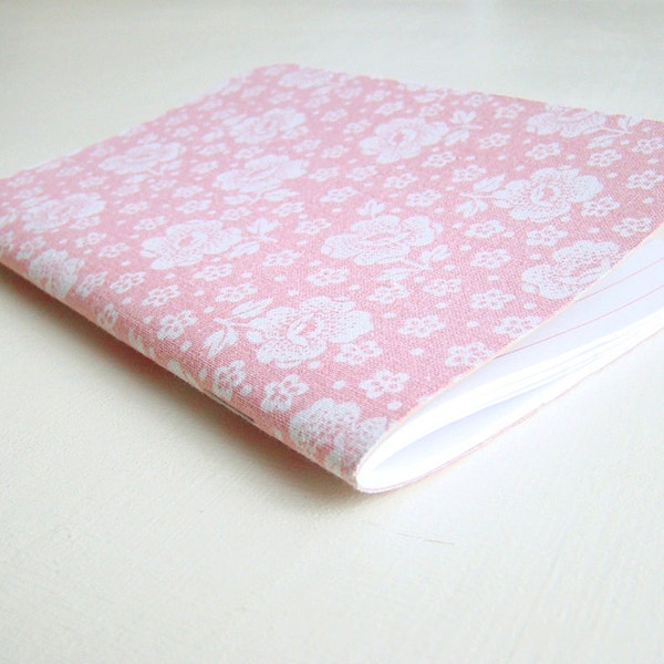 SOLDES Carnet A6 Tissu Vintage Fleurs Rose // Papier recyclé à lignes roses