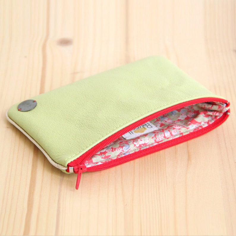 Women Pouch in Recycled Lime green Leather Red Zipper / Vintage Strawberry Jewels Make up Case / Birthday Woman Mother Mom Gift / POCC30 image 3