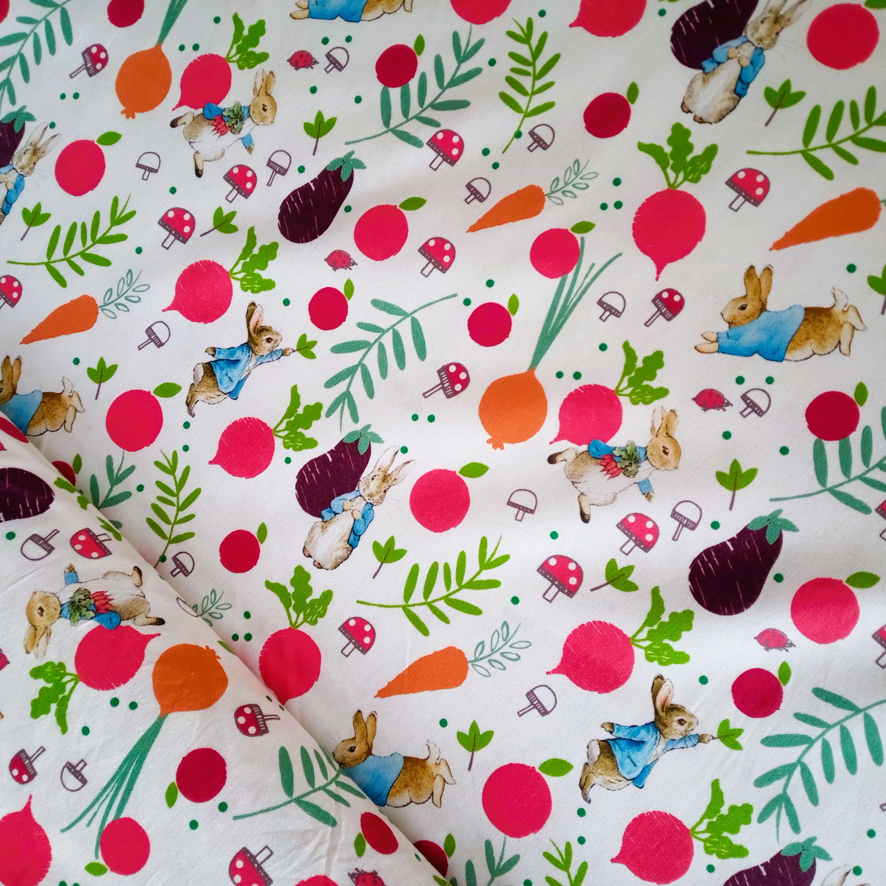 NEW for 2022 Peter Rabbit White Vegetable Patch Cotton Fabric per 50cm ...