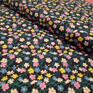 Liberty of London Deco Dance Quilting couture, coton noir, renoncules dansantes par 50 cm