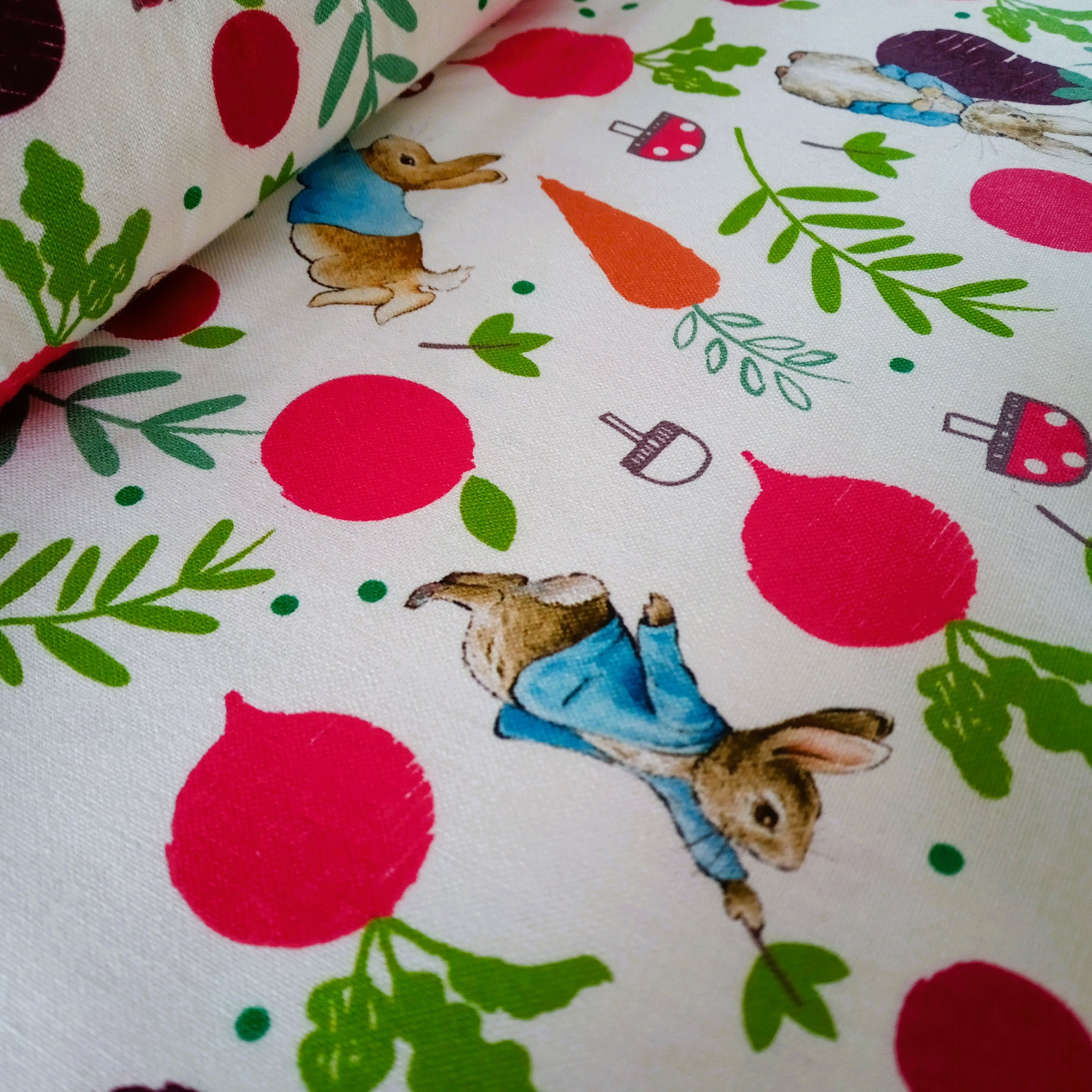 NEW for 2022 Peter Rabbit White Vegetable Patch Cotton Fabric per 50cm ...