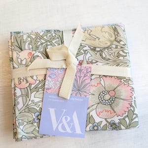William Morris Simply Nature Fat Quarter Pack x5 from the Victoria and Albert Collections