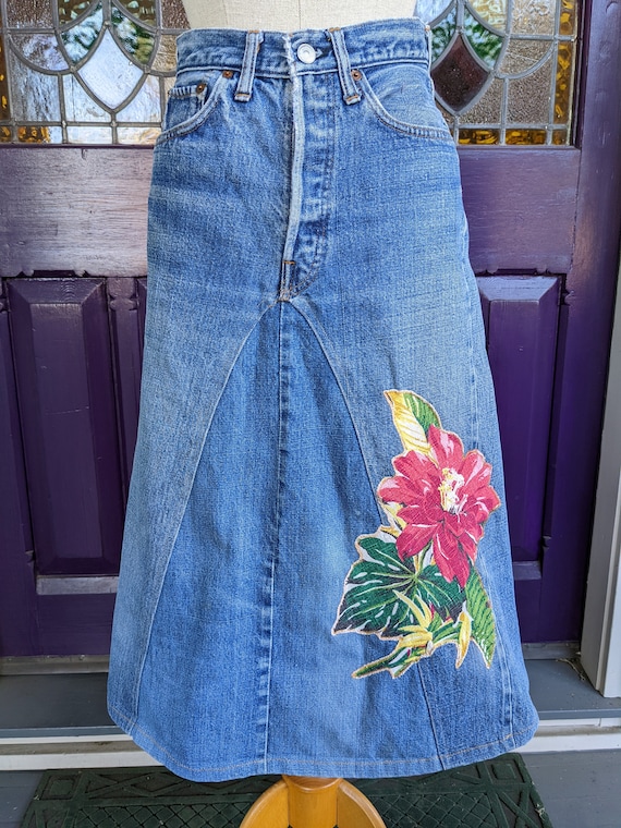 70s Levi 501 Jeans Skirt Barkcloth Applique - image 2