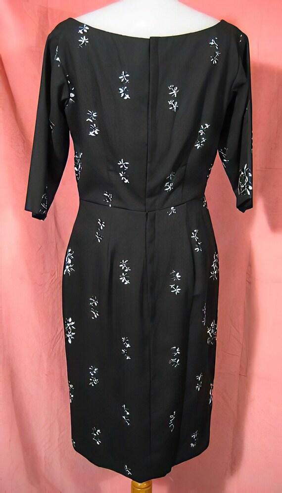 1950s Embroidered Wiggle Dress - image 4