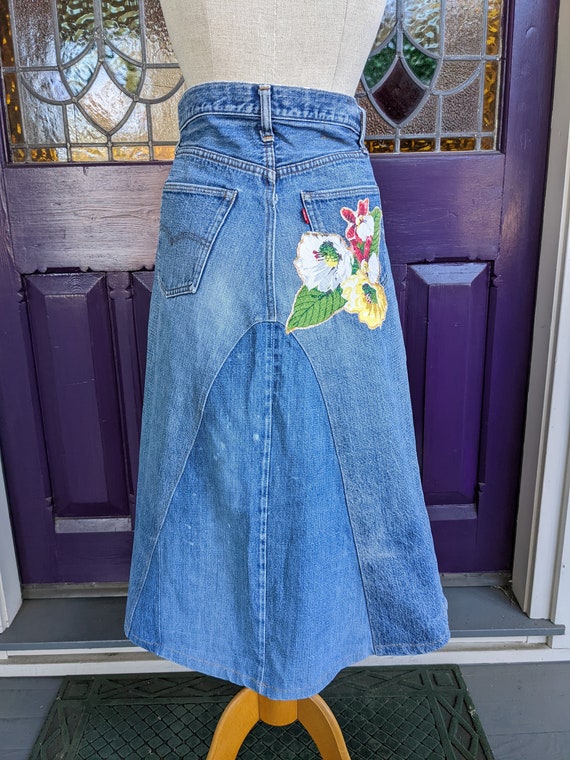 70s Levi 501 Jeans Skirt Barkcloth Applique - image 5