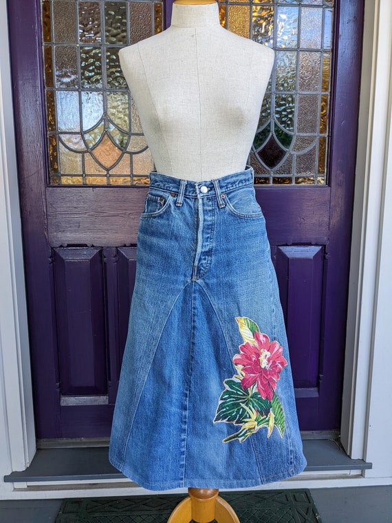 70s Levi 501 Jeans Skirt Barkcloth Applique - image 1