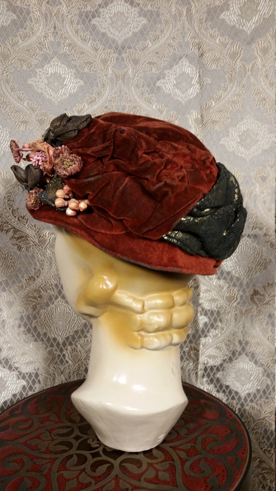 Vintage 1920s Teens Turban Hat in Velvet and Lame - image 5