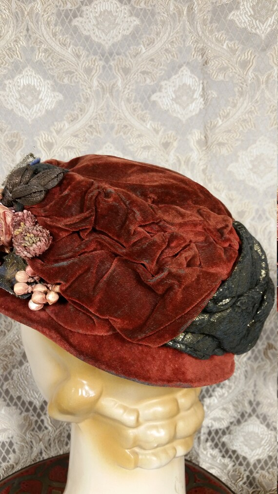 Vintage 1920s Teens Turban Hat in Velvet and Lame - image 6