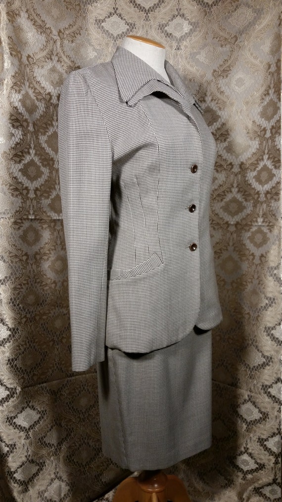 1980s Norma Kamali Power Suit - image 4