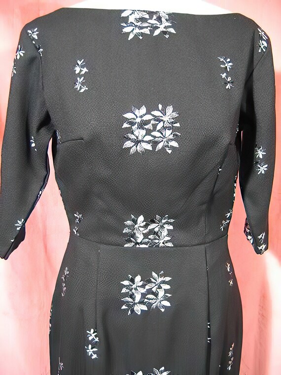 1950s Embroidered Wiggle Dress - image 2