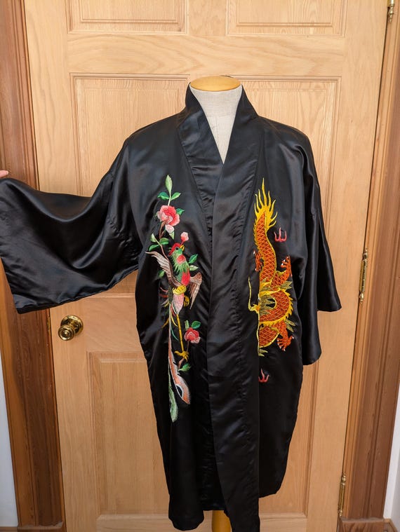 70s Embroidered Chinese Coat Dragon and Phoenix - image 6