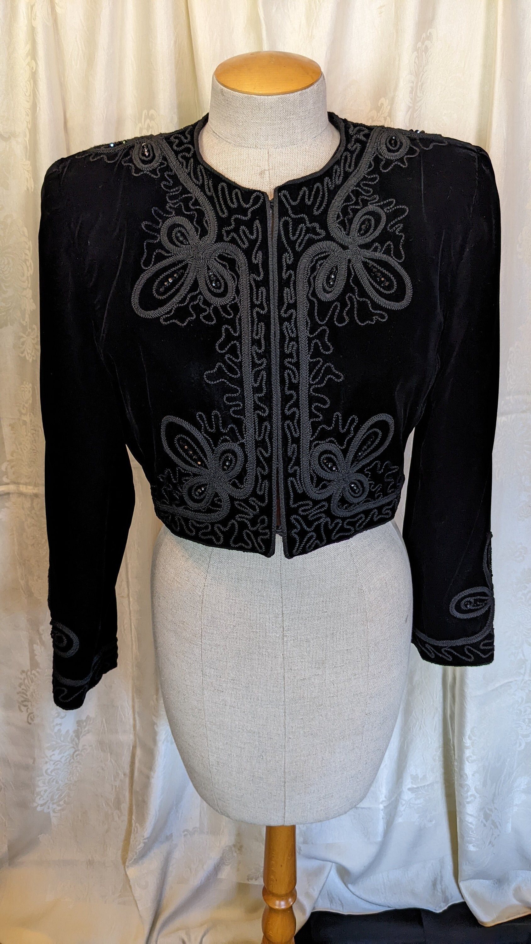 Vintage Beaded Velvet Jacket – Narro