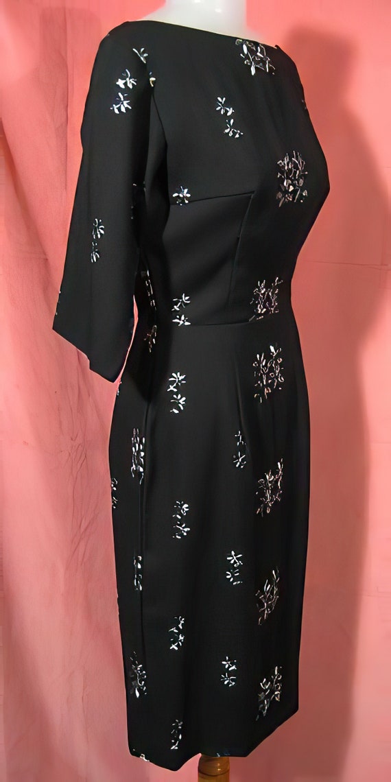 1950s Embroidered Wiggle Dress - image 3