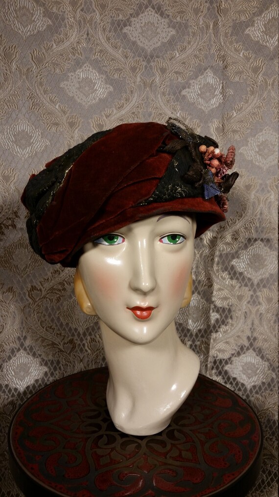 Vintage 1920s Teens Turban Hat in Velvet and Lame - image 3