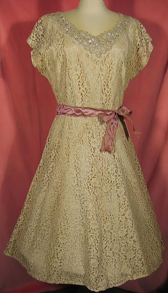 1950s Beige Lace Cocktail Dress