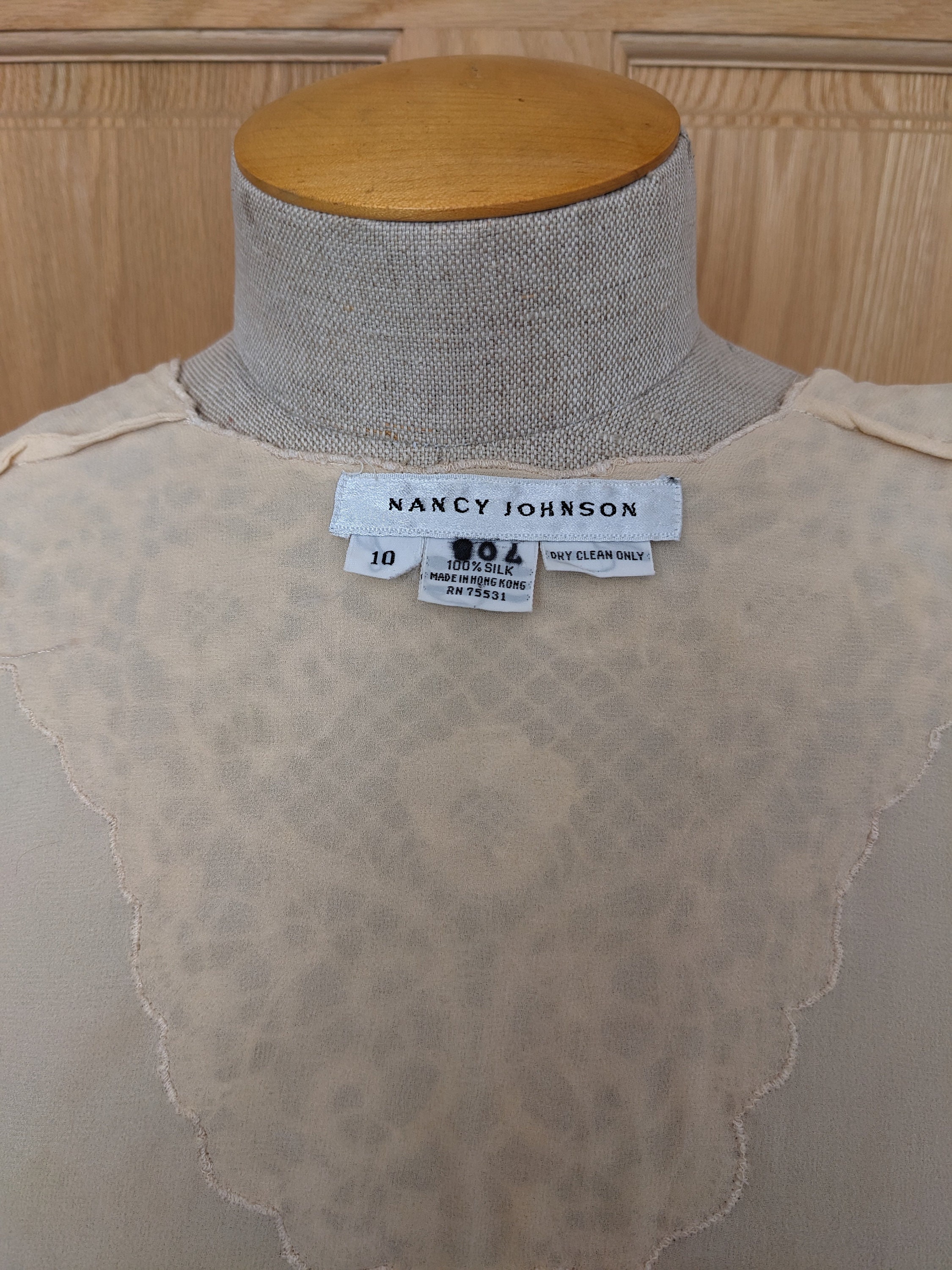 80s Silk Handmade Blouse by Nancy Johnson - Etsy Sweden 80s Silk Handmade Blouse by Nancy Johnson - Etsy Sweden